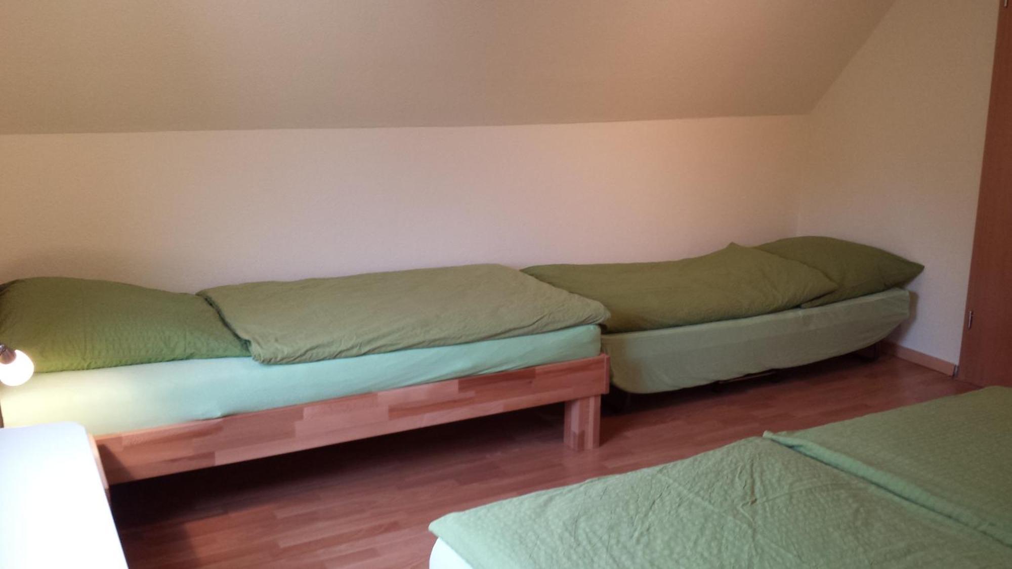 Pension Wauri , Ferienwohnung ' SCHWÄBISCHE ALB ' , Mansarden - Wohnung Waldenbuch Exterior foto