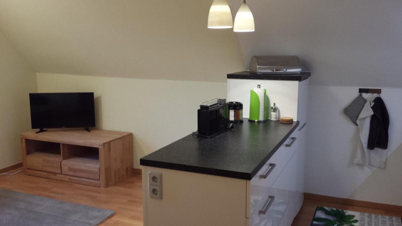 Pension Wauri , Ferienwohnung ' SCHWÄBISCHE ALB ' , Mansarden - Wohnung Waldenbuch Exterior foto