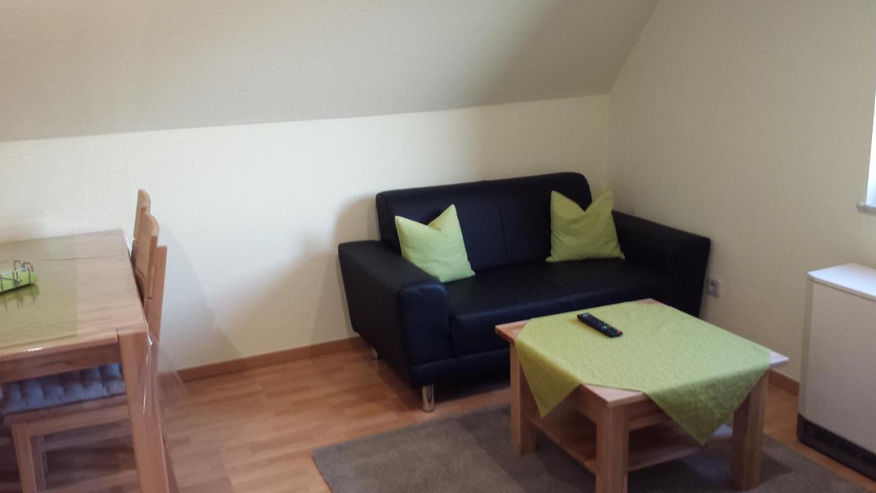 Pension Wauri , Ferienwohnung ' SCHWÄBISCHE ALB ' , Mansarden - Wohnung Waldenbuch Exterior foto